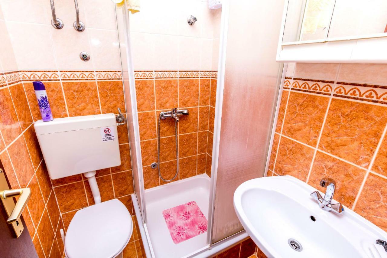 Apartments Bozo Ražanj エクステリア 写真