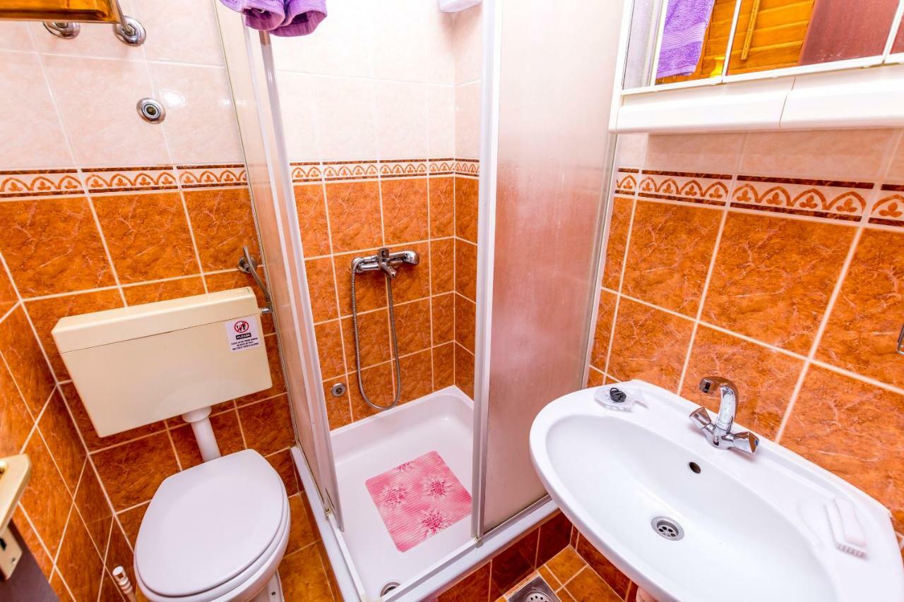 Apartments Bozo Ražanj エクステリア 写真