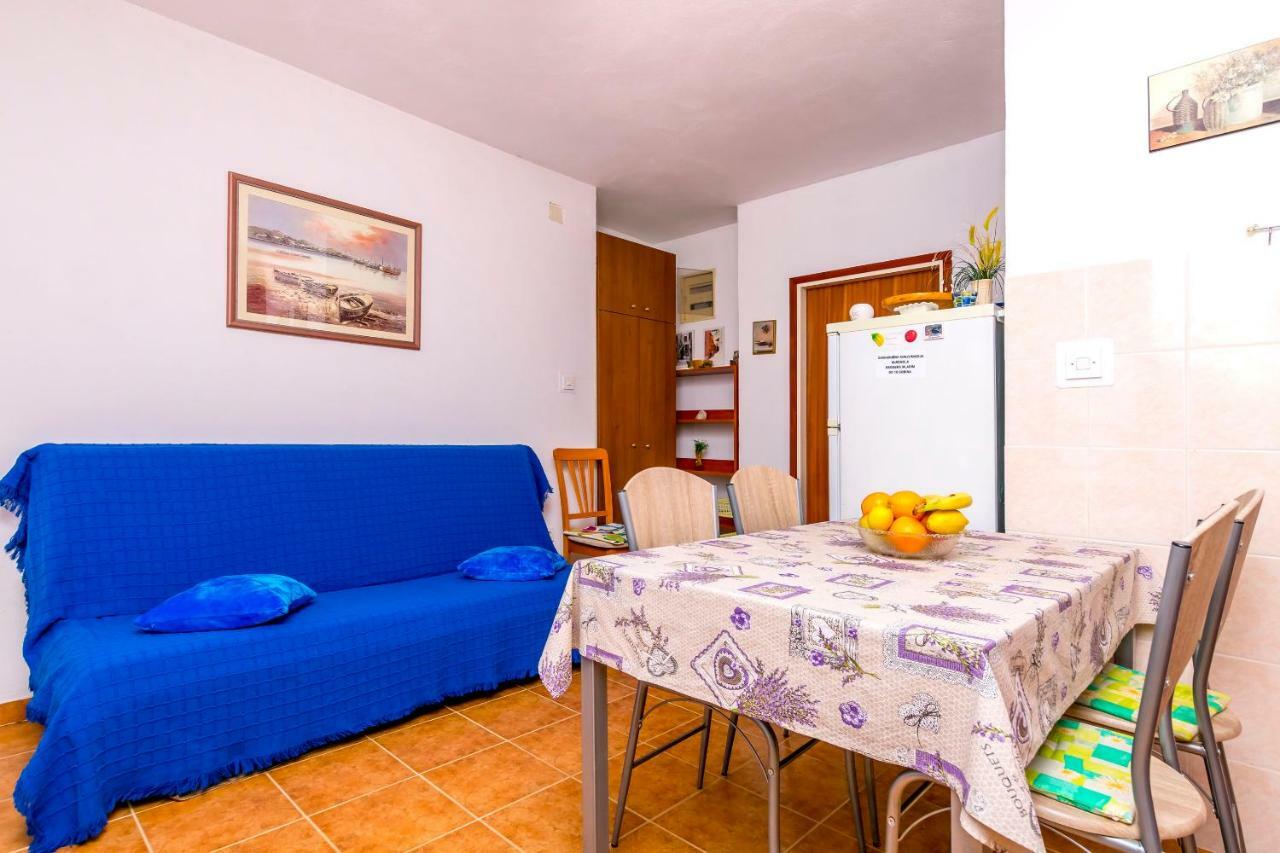Apartments Bozo Ražanj エクステリア 写真